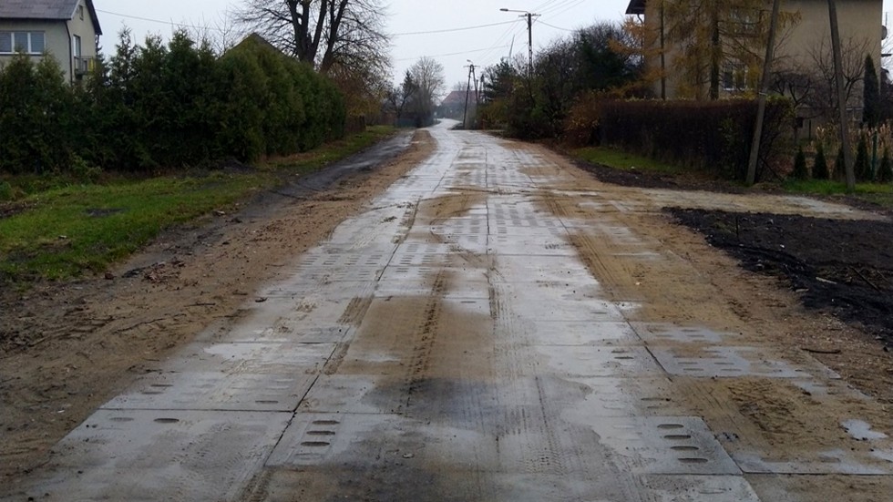 Gmina Nowy Staw. Modernizacja drogi gminnej w sołectwie Laski zakończona.