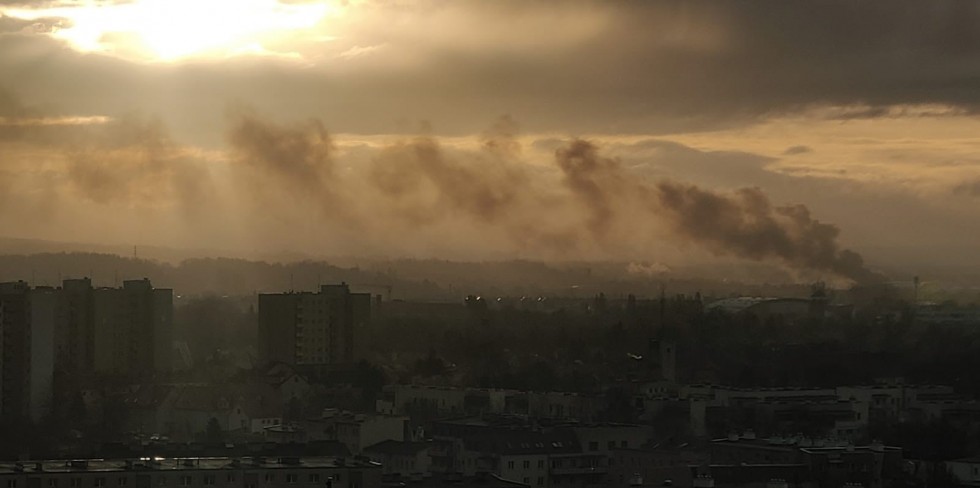 Gronowo Górne. Groźny pożar uszkodził trakcję kolejową.
