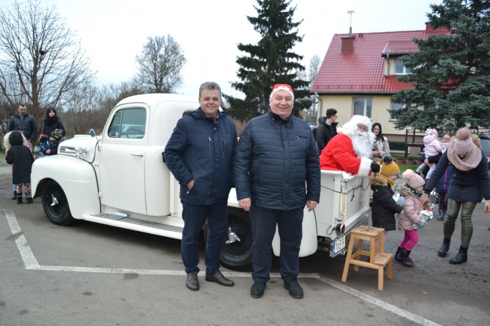 Gmina Stare Pole. Bajkowy Złomek w Zaprzęgu Świętego Mikołaja.