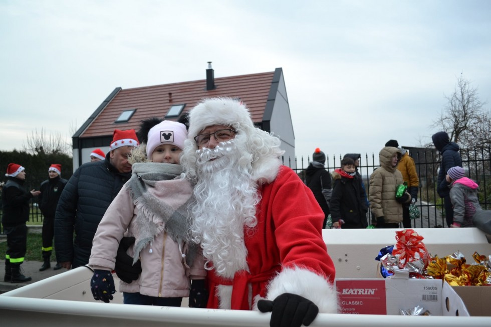 Gmina Stare Pole. Bajkowy Złomek w Zaprzęgu Świętego Mikołaja.
