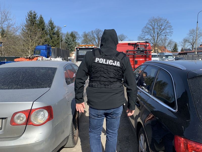 Malbork. Kryminalni zabezpieczyli samochody o wartości kilkuset tys. zł.