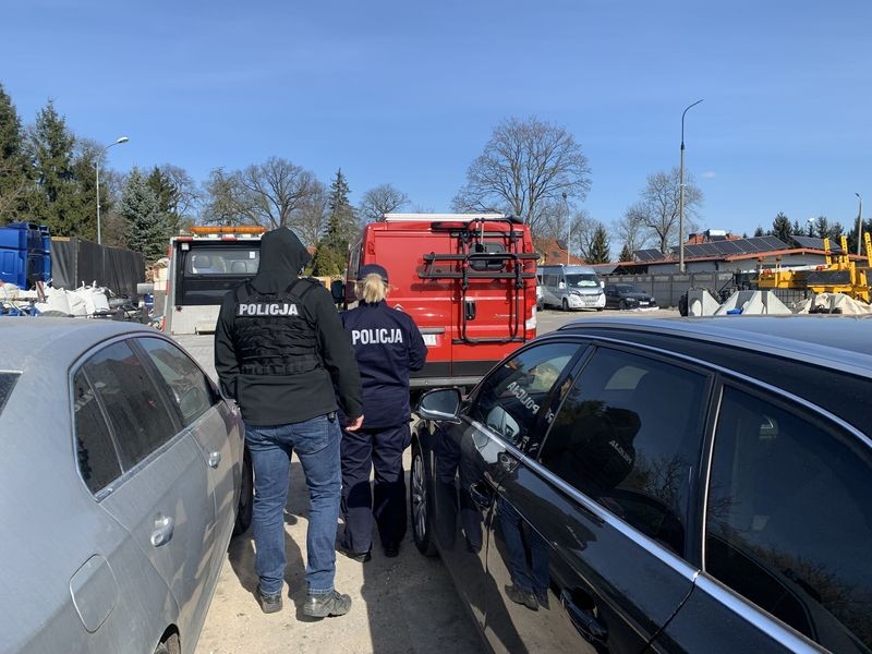 Malbork. Kryminalni zabezpieczyli samochody o wartości kilkuset tys. zł.