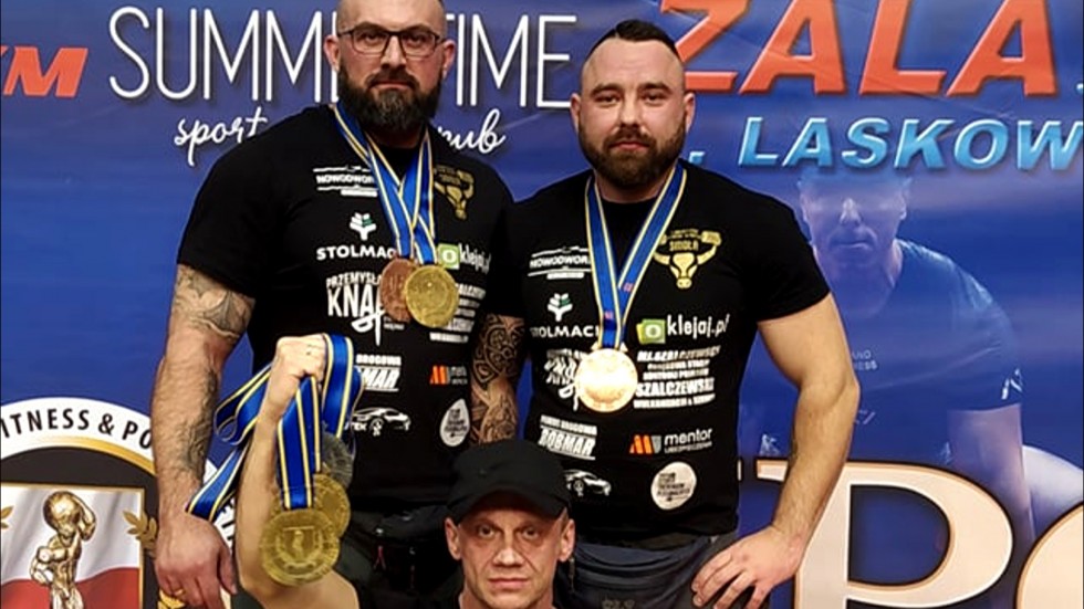 Nowy Dwór Gdański. Policjanci Mistrzami Europy Służb Mundurowych w Wyciskaniu Sztangi Leżąc.