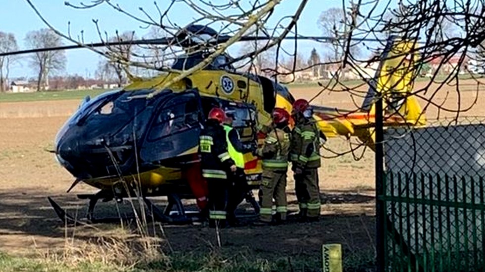 DK22. Jedna osoba ranna po czołówce ciężarówki z pojazdem dostawczym.
