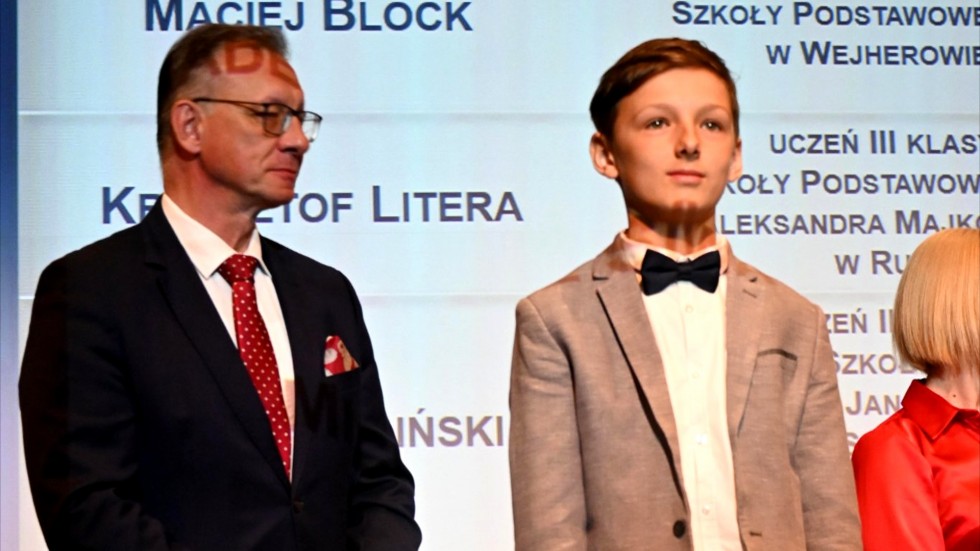 Nowy Dwór Gdański. Nagrody Pomorskiego Kuratora Oświaty wręczone.