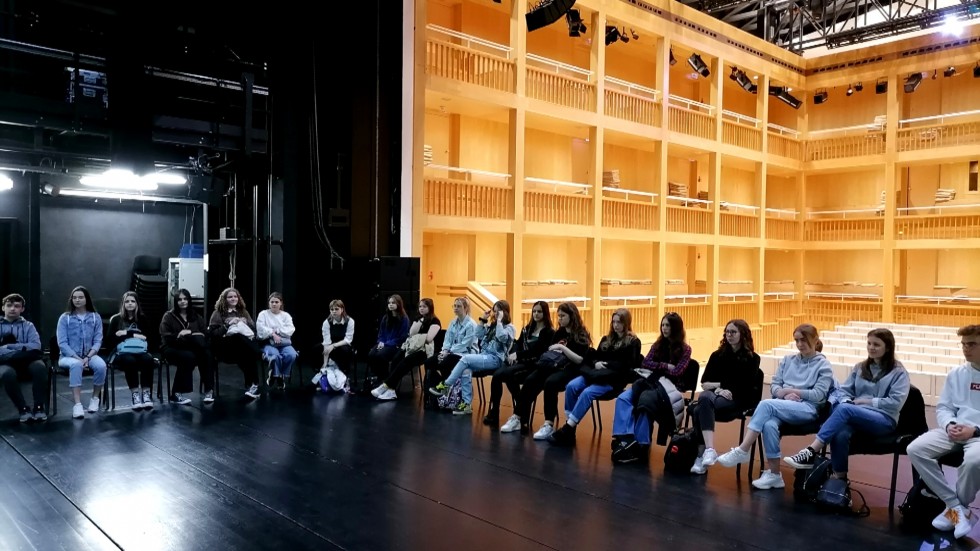 Malbork. Uczniowie II LO z wizytą w Teatrze Szekspirowskim.