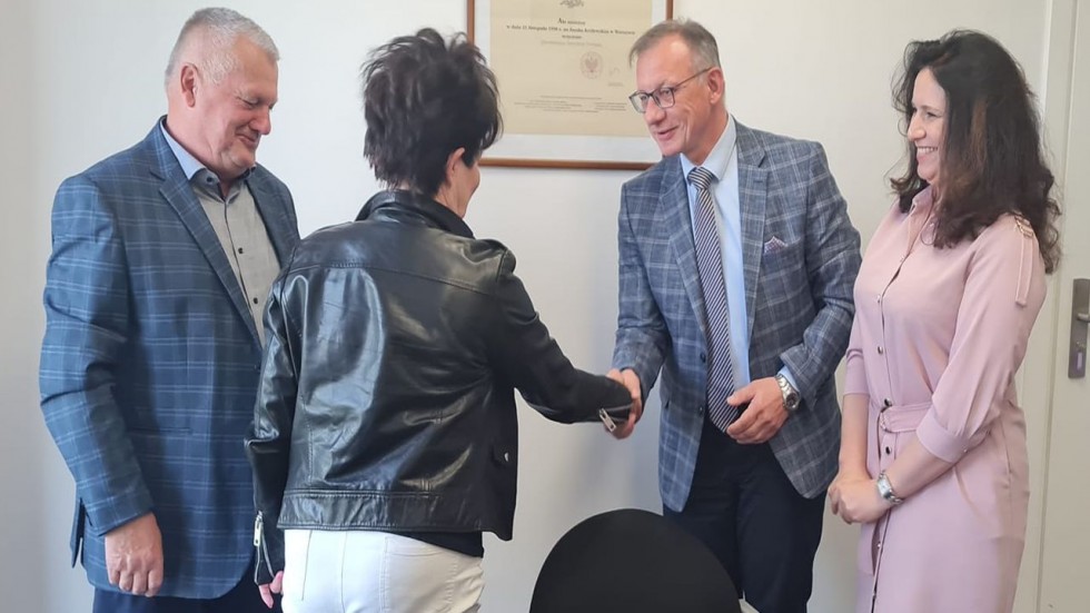 Powiat nowodworski. Powstaną zatoki parkingowe w Stegnie.