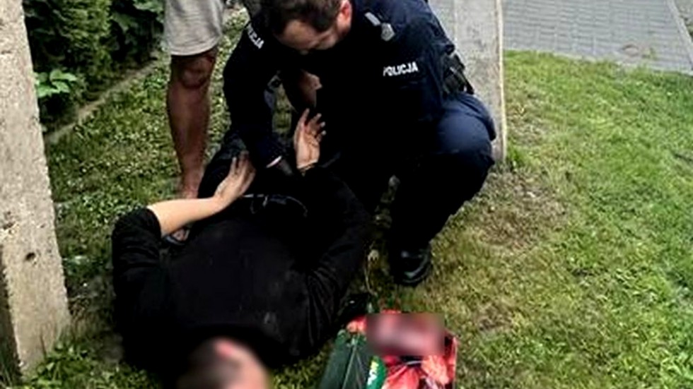 Lichnowy. Policjant po służbie wraz z mieszkańcami zatrzymali złodziei na gorącym uczynku.