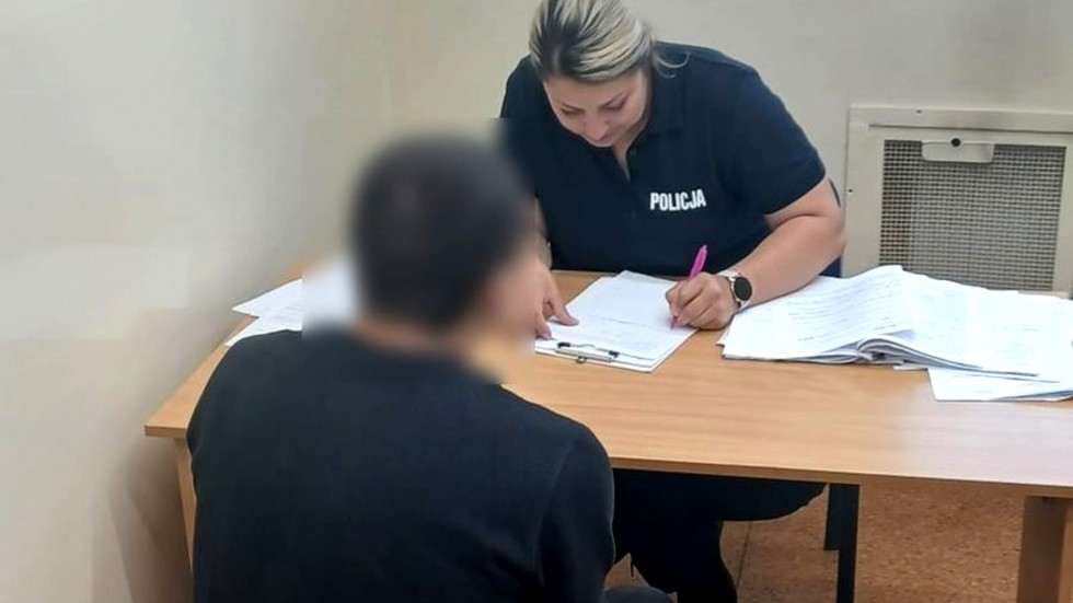 Lichnowy. Policjant po służbie wraz z mieszkańcami zatrzymali złodziei na gorącym uczynku.