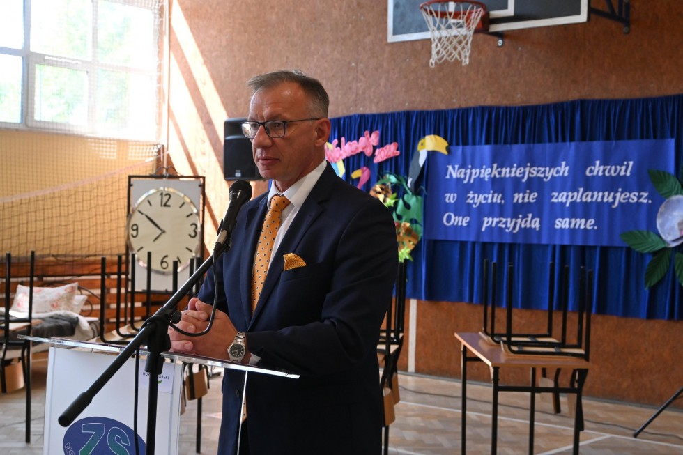 Nowy Dwór Gdański. Stypendia starosty dla najlepszych uczniów na zakończenie roku szkolnego.