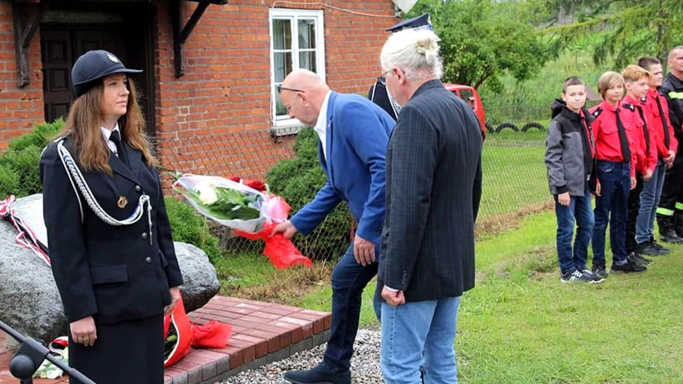 Nowy Targ. Związek Polaków w Niemczech - odsłonięcie tablicy pamiątkowej.