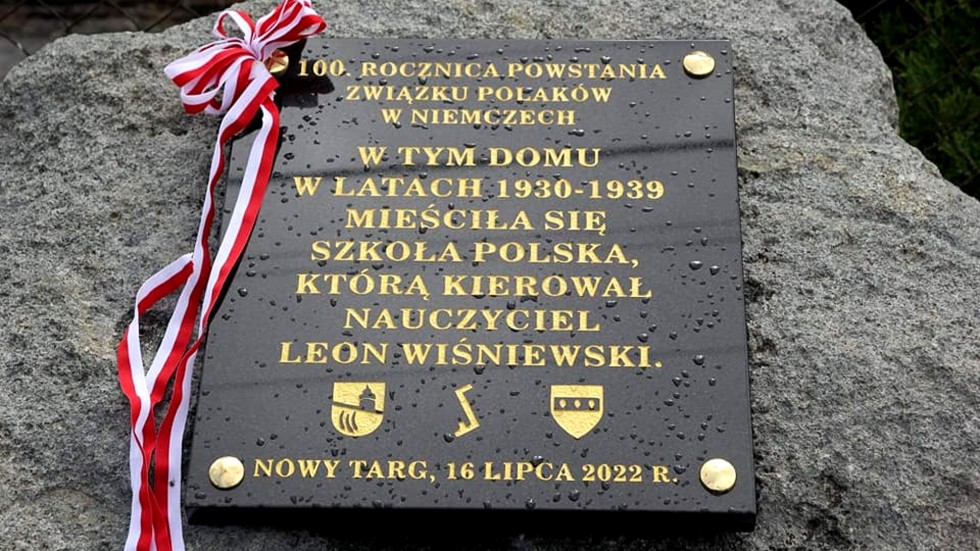Nowy Targ. Związek Polaków w Niemczech - odsłonięcie tablicy pamiątkowej.