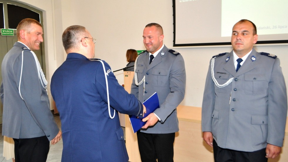 40 awansów nowodworskich funkcjonariuszy z okazji Święta Policji.