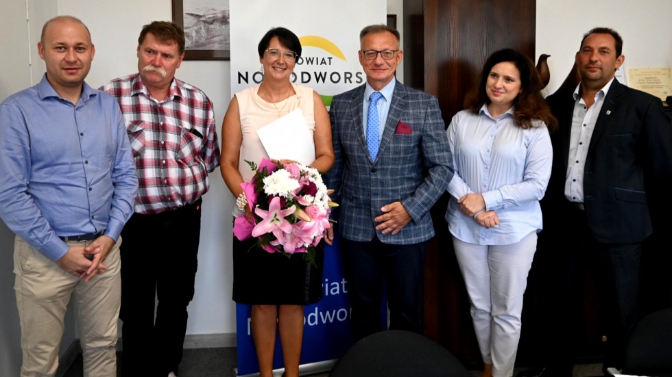 Nowy Dwór Gdański. Wręczono akty powierzenia stanowisk dyrektorów w placówkach oświatowych.