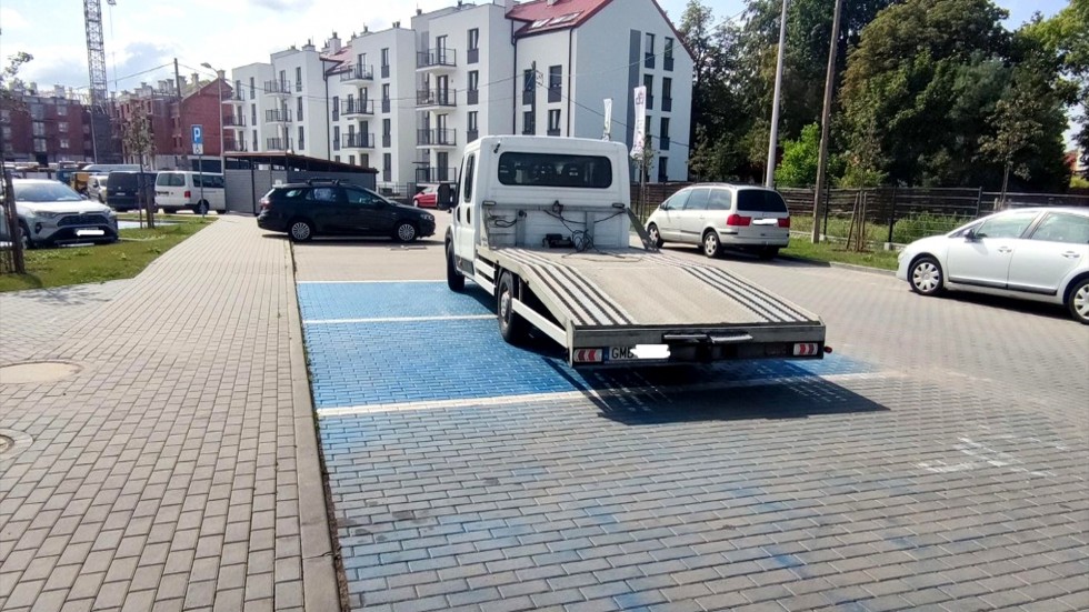 Mistrz (nie tylko) parkowania na Targowej w Malborku.