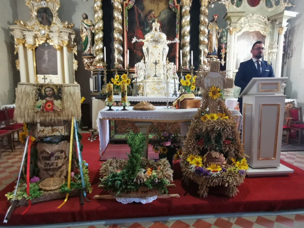Gmina Miłoradz. Uroczystości dożynkowe – rozstrzygnięcie konkursu na wieniec i chleb dożynkowy.