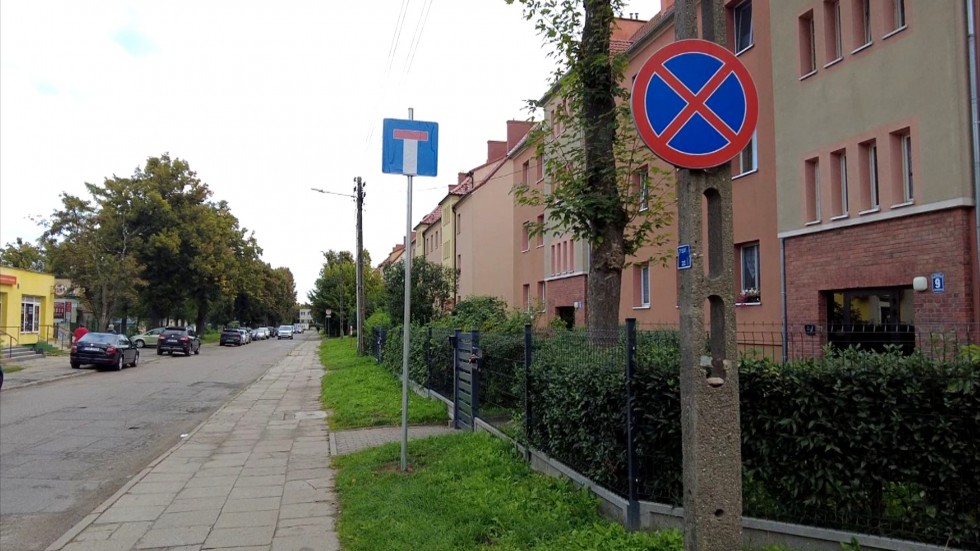 Malbork. Rusza przebudowa ul. Nowowiejskiego. Znaki informacyjne już stoją.