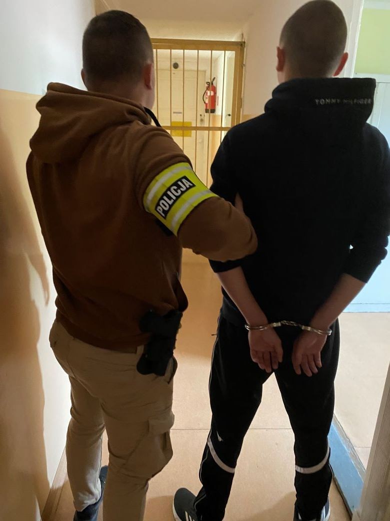 Sztum. Dwóch nastolatków pobiło i okradło mężczyznę – grozi im do 12 lat więzienia.
