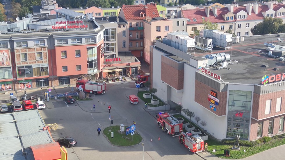 Wypadek w podziemnym garażu Dekady – wspólne ćwiczenia służb ratunkowych powiatu malborskiego. Zobacz wideo i zdjęcia