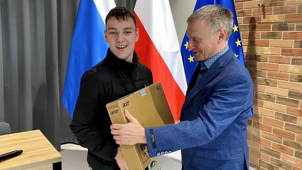 Nowy Dwór Gdański. Do 615 dzieci trafi sprzęt komputerowy.