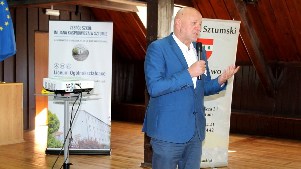 Sztum. Jak powstrzymać odpływ młodzieży do szkół ponadpodstawowych w sąsiednich powiatach? - debata lokalna.