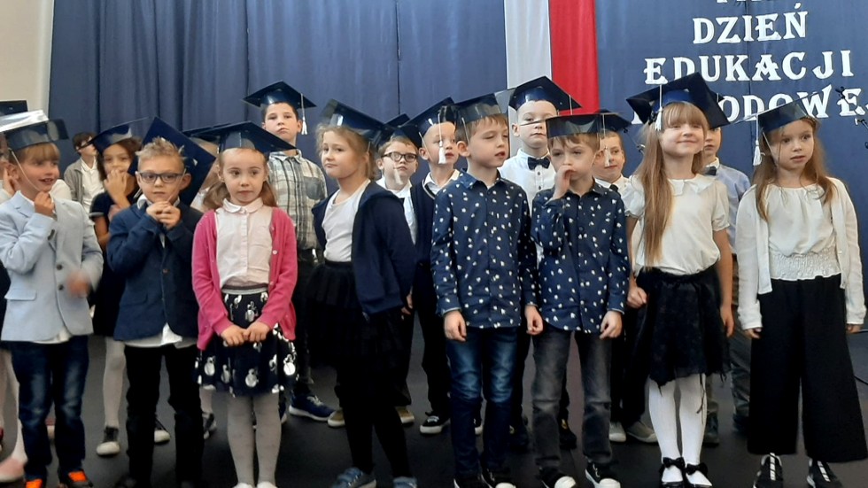 Gmina Malbork. Pasowanie pierwszoklasistów i Dzień Edukacji Narodowej.