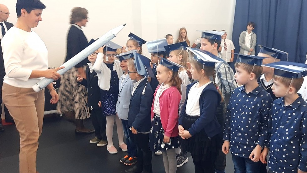 Gmina Malbork. Pasowanie pierwszoklasistów i Dzień Edukacji Narodowej.