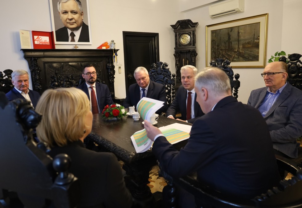 Gmina Miłoradz. Dystrybucja węgla w preferencyjnej cenie – spotkanie samorządowców z Wojewodą.