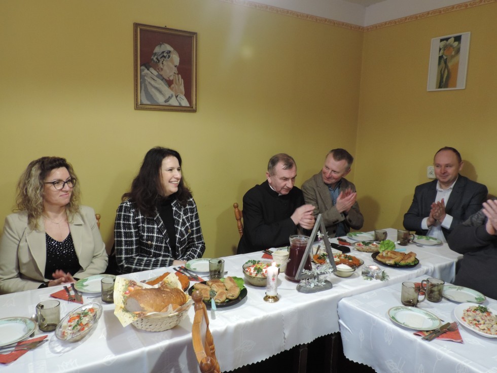 Nowy Dwór Gdański. Wigilijne spotkanie uczestników Warsztatów Terapii Zajęciowej.