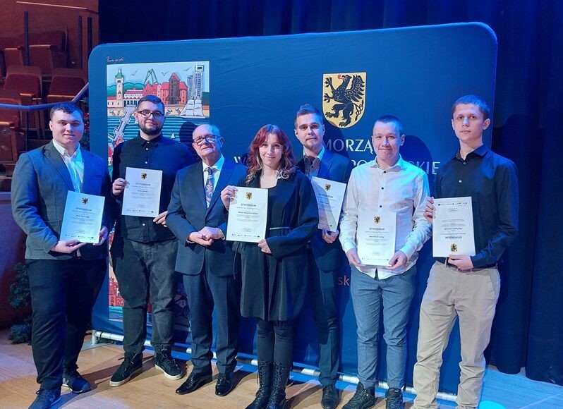 Malbork. Uczniowie Technikum nr 3 stypendystami Marszałka Województwa.