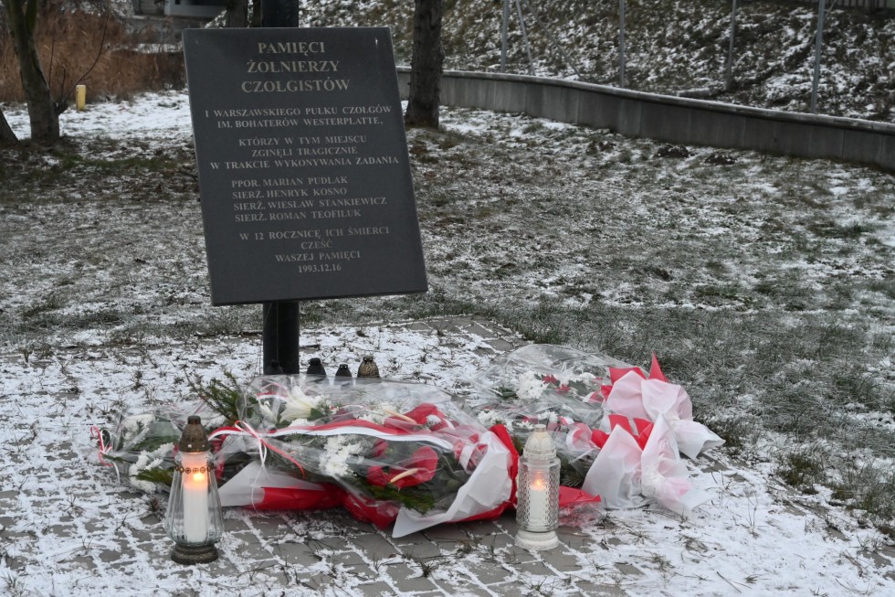 Nowy Dwór Gdański. Uroczystość upamiętnienia tragicznej śmierci czołgistów w 1981 r.