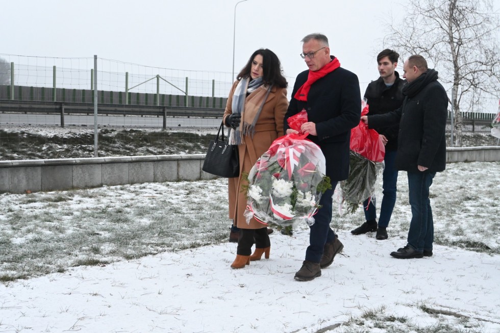 Nowy Dwór Gdański. Uroczystość upamiętnienia tragicznej śmierci czołgistów w 1981 r.