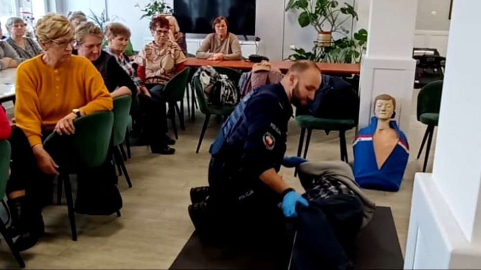 Powiat sztumski. Zajęcia z pierwszej pomocy dla seniorów.