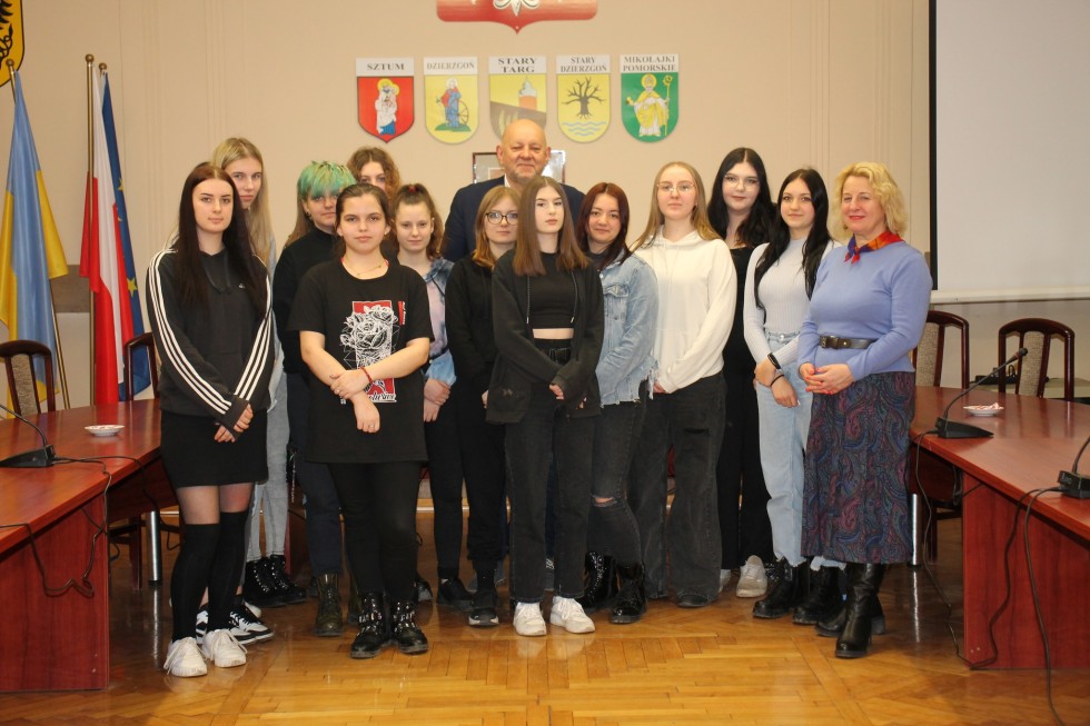 Sztum. Kto wybiera starostę? - lekcja obywatelska z udziałem uczniów.