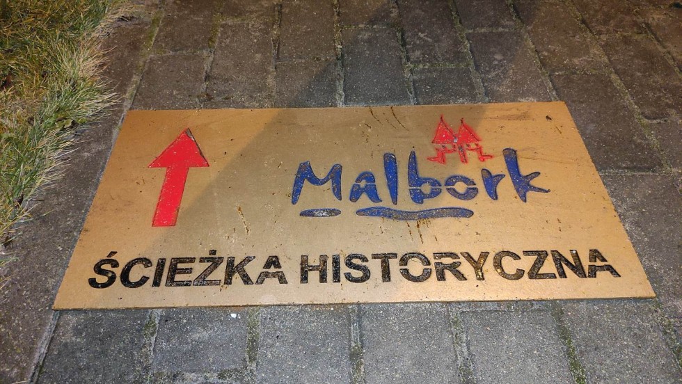 Malbork. Kolejne elementy ścieżki historycznej – czy są bezpieczne dla pieszych?