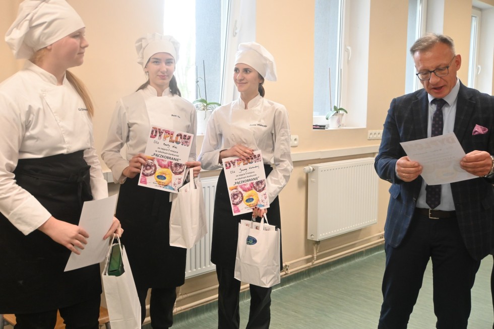 Nowy Dwór Gdański. Wielkie pączkobranie w Zespole Szkół.