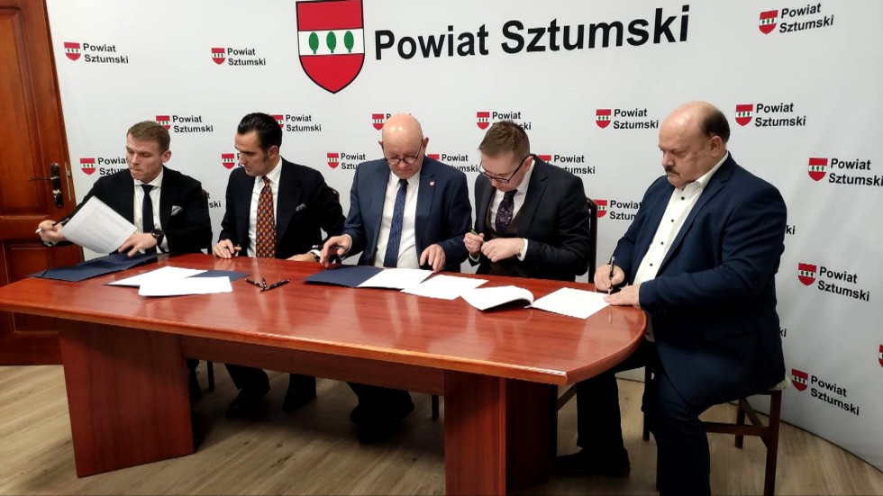 To historyczny moment – podpisanie nowej umowy dzierżawy szpitala w Sztumie.