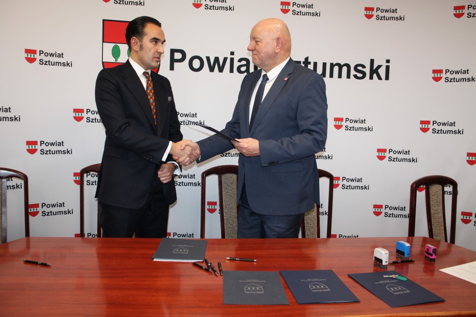 To historyczny moment – podpisanie nowej umowy dzierżawy szpitala w Sztumie.