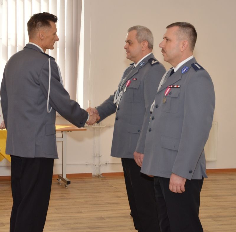 Malbork. Pożegnania w policji – na emeryturę odeszli podinsp. Krzysztof Borkowski i asp. sztab. Leszek Topór.