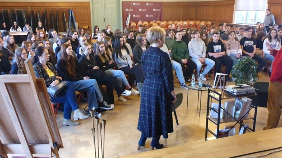 Malbork. Czytanie to drogowskaz – spotkanie autorskie w I LO.