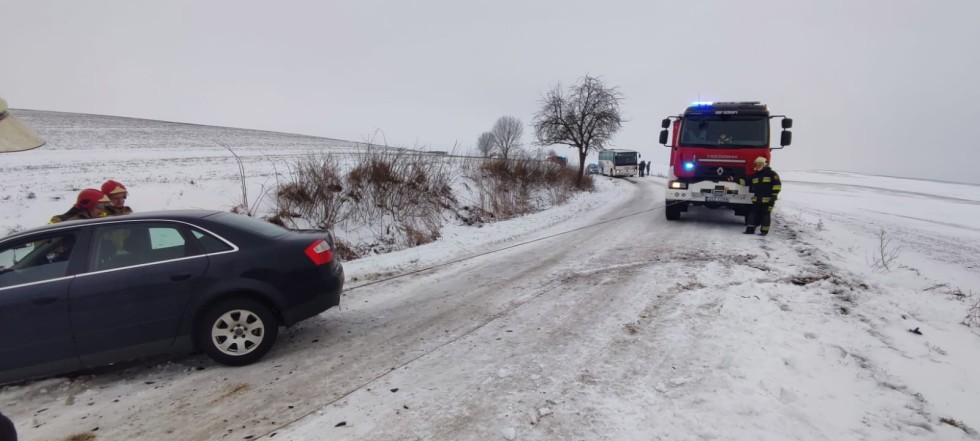 Powiat sztumski. Zderzenie dwóch osobówek w pobliżu miejscowości Szropy.