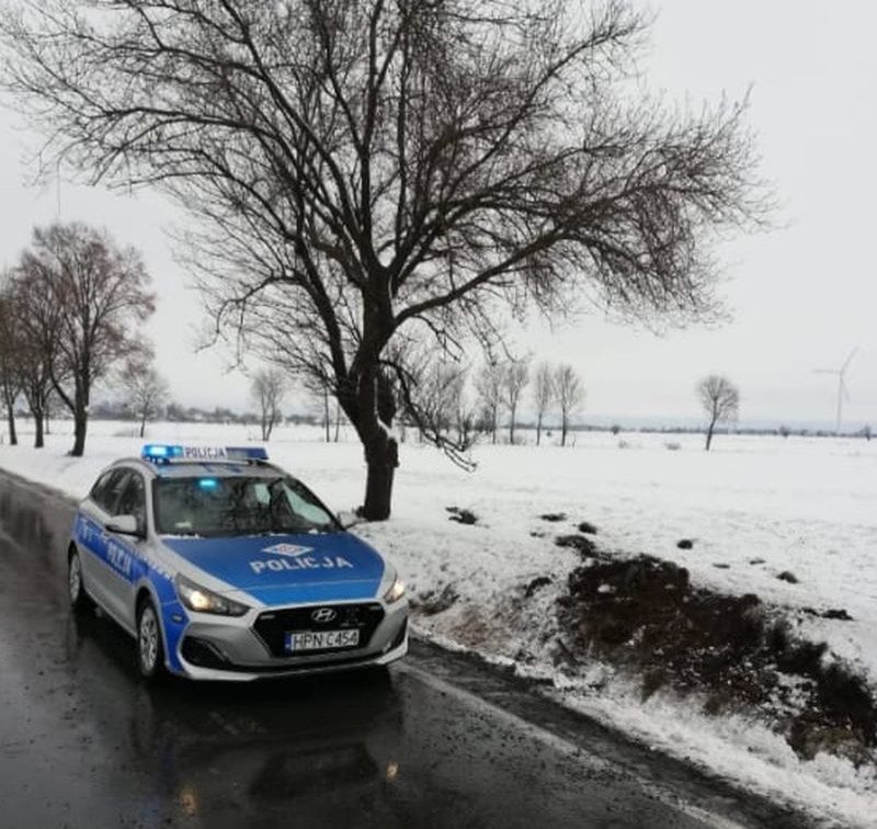 DK55. Wypadek busa w Dębinie – policja wyjaśnia przyczyny zdarzenia.