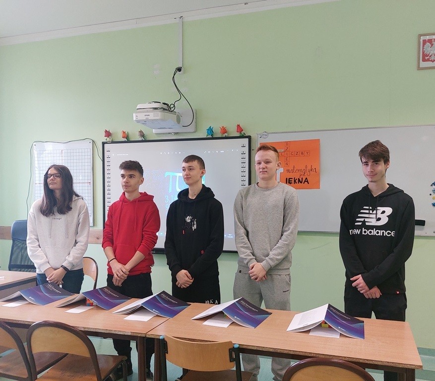 Malbork. Dzień Liczby Pi w Technikum nr 3 – uczeń wyrecytował 127 cyfr.