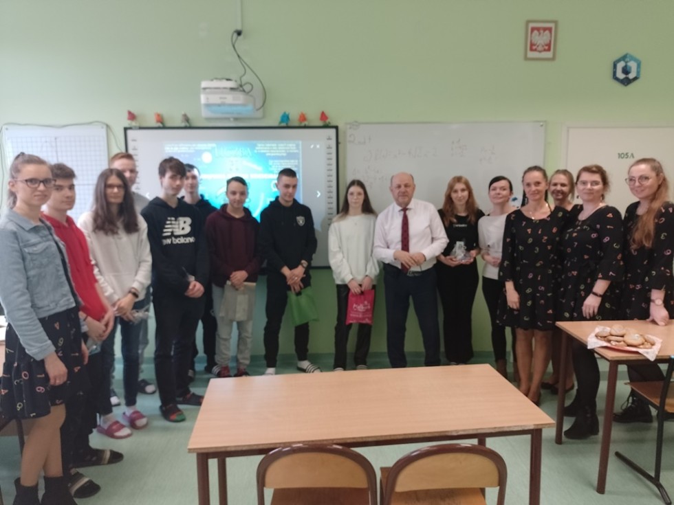 Malbork. Dzień Liczby Pi w Technikum nr 3 – uczeń wyrecytował 127 cyfr.