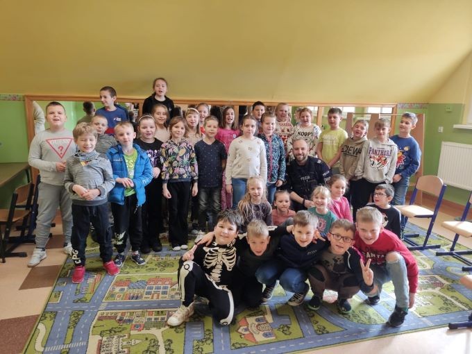 Powiat sztumski. Na drodze – patrz i słuchaj. Policyjna akcja informacyjno-edukacyjna.
