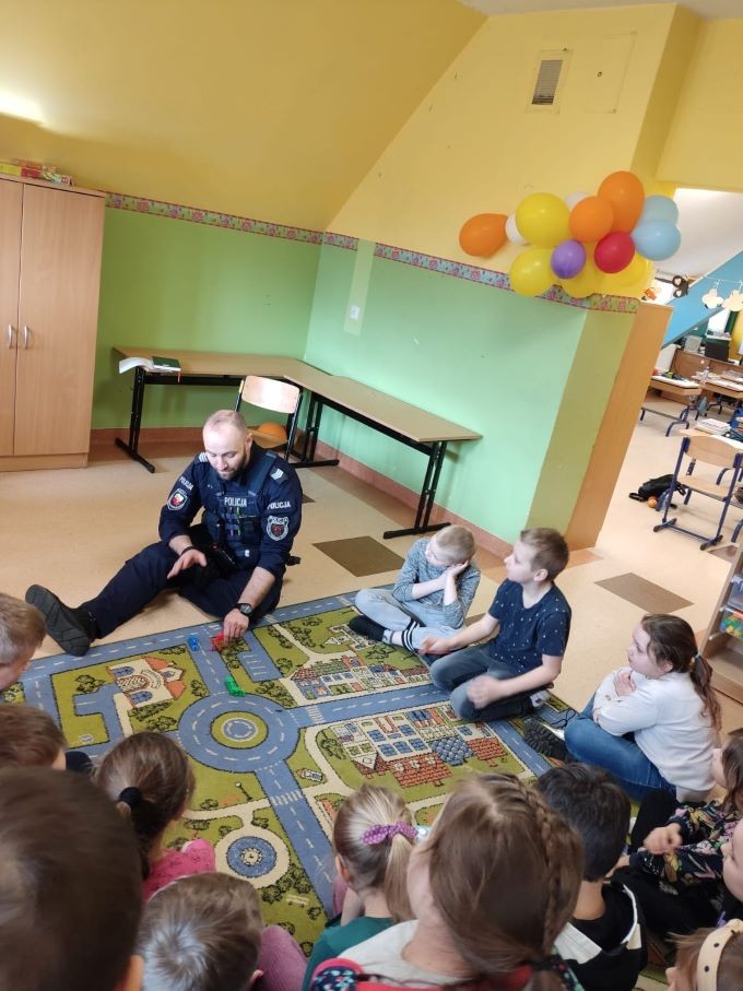 Powiat sztumski. Na drodze – patrz i słuchaj. Policyjna akcja informacyjno-edukacyjna.