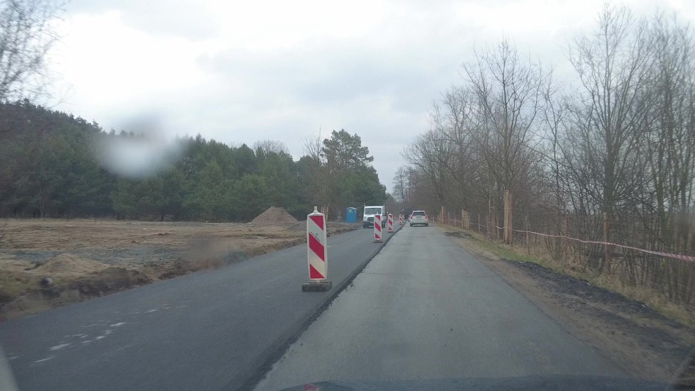 Na pierwszej połowie odcinka DW 501 pojawił się nowy asfalt. W końcu ruszyła przebudowa drogi Krynica Morska - Stegna.