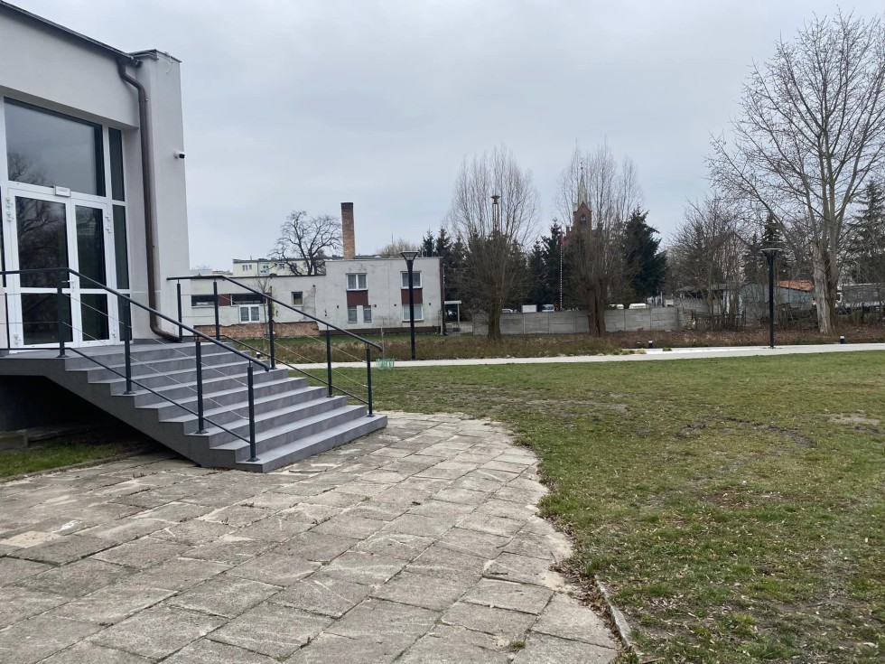 Nowy Dwór Gdański. Powstanie strefa rekreacyjna w obrębie Urzędu Miejskiego.