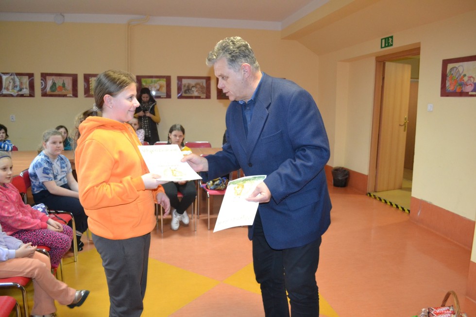 Stare Pole. Rozstrzygnięcie konkursu plastycznego na wielkanocną kartkę. Poznajcie laureatów.