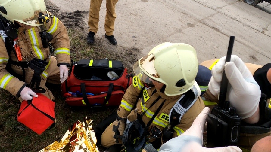 Powiat sztumski. Ćwiczenia strażaków w PSZOK w Miniętach.